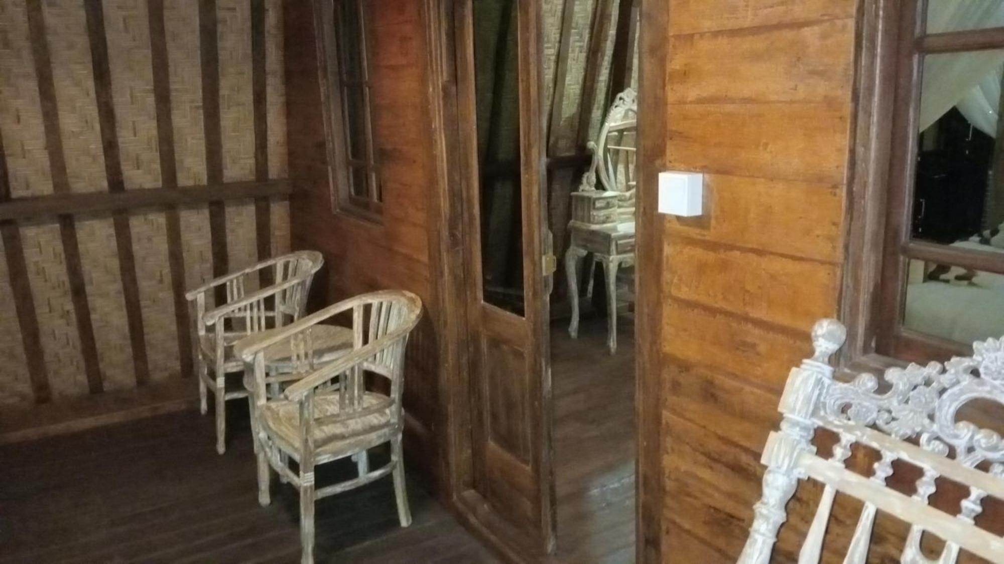 Villa Melasti Amed Exteriör bild